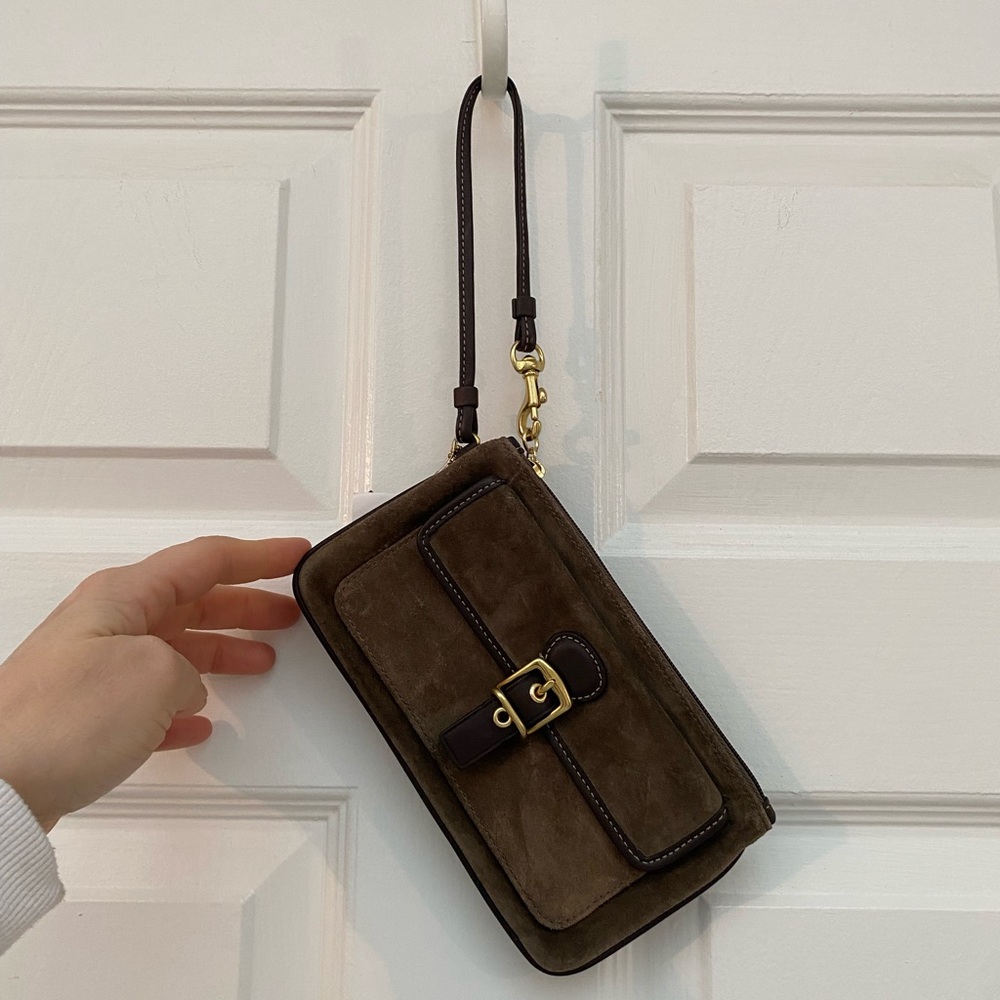 NWT Gorgeous Coach Brown Suede Wristlet Clutch with Gold Snap Buckle